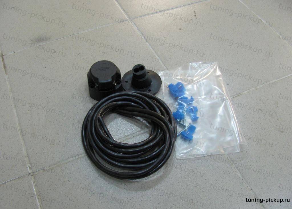 Розетка для фаркопа Toyota Hilux 2015, 2016, 2017, 2018 годов