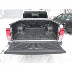 Вкладыш в кузов под борт Toyota Hilux 2015, 2016, 2017, 2018, 2019, 2020, 2021, 2022, 2023, 2024 годов