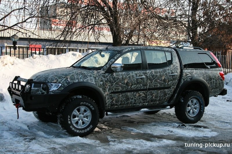 Оклейка плёнкой Toyota Hilux 2015, 2016, 2017, 2018 годов