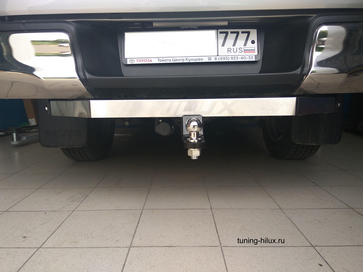 Фаркоп съемный (американский квадрат) Toyota Hilux 2015, 2016, 2017, 2018 годов