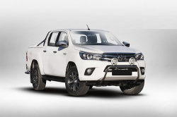 Решетка переднего бампера, мини низкая d42 для ПТФ Toyota Hilux 2015, 2016, 2017, 2018 годов