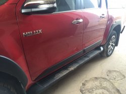 Накладки боковых дверей (черные, оригинал) Toyota Hilux 2015, 2016, 2017, 2018 годов