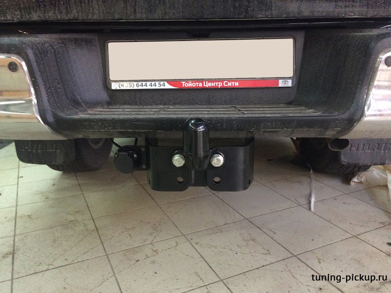Фаркоп фланцевый Toyota Hilux 2015, 2016, 2017, 2018 годов