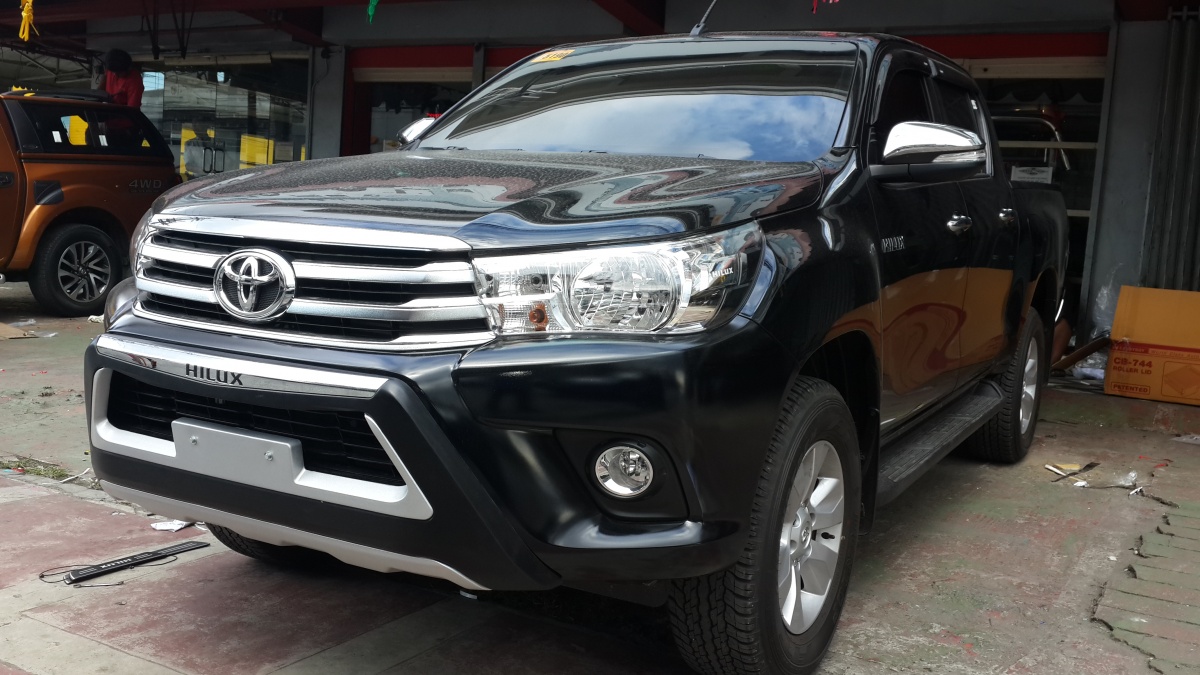 Защита переднего бампера OE-Style Toyota Hilux 2015, 2016, 2017, 2018 годов