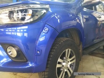 Расширители колесных арок Toyota Hilux 2015, 2016, 2017, 2018, 2019, 2020 годов
