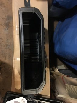 Ящик стационарный (под оригинал) Toyota Hilux 2015, 2016, 2017, 2018 годов