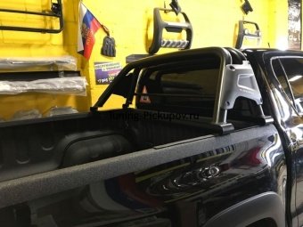 Дуга в кузов 70 мм. (черная) Toyota Hilux 2015, 2016, 2017, 2018 годов