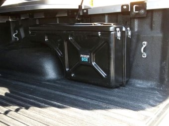 Ящик в кузов (не поворотный) Toyota Hilux 2015, 2016, 2017, 2018 годов