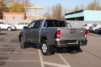 Дуга в кузов 60 мм. Toyota Hilux 2015, 2016, 2017, 2018 годов