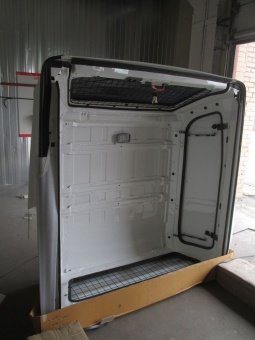 Кунг S PLUS V2 коммерческий (распашные боковые окна) Toyota Hilux 2015, 2016, 2017, 2018, 2019, 2020, 2021, 2022, 2023, 2024, 2025 годов