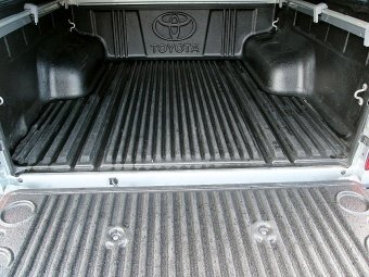 Вкладыш в кузов под борт (оригинал) Toyota Hilux 2015, 2016, 2017, 2018, 2019, 2020, 2021, 2022, 2023, 2024 годов