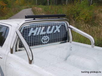 Защитная дуга в кузов с защитой заднего стекла 76,1 мм. со светодиодной фарой Toyota Hilux 2015, 2016, 2017, 2018 годов