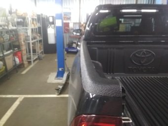 Накладки на боковые борта (оригинал) Toyota Hilux 2015, 2016, 2017, 2018 годов