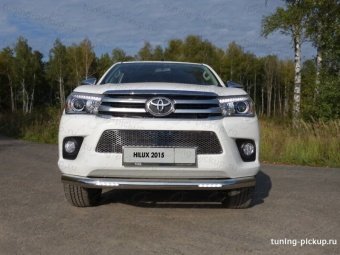 Защита передняя нижняя (с дневными ходовыми огнями) 76,1 мм. Toyota Hilux 2015, 2016, 2017, 2018 годов