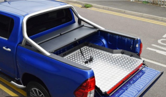 Крышка Roll-N-Lock (США) для Toyota Hilux 2015-2023