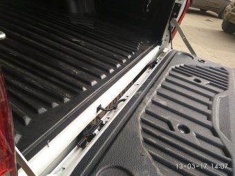 Механизм открывания заднего борта Toyota Hilux 2015, 2016, 2017, 2018 годов