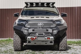 Бампер передний алюминиевый для Onyx Black 2021 Toyota Hilux 2015, 2016, 2017, 2018, 2019, 2020, 2021, 2022 и 2023 годов