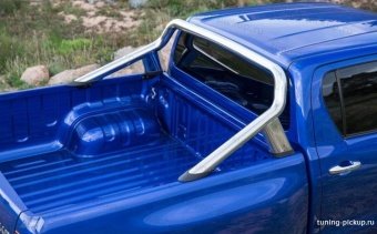 Защитная дуга в кузов автомобиля Toyota Hilux 2015, 2016, 2017, 2018 годов