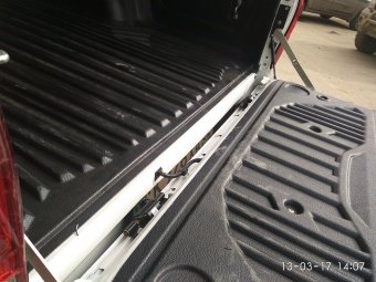 Механизм открывания заднего борта Toyota Hilux 2015, 2016, 2017, 2018 годов