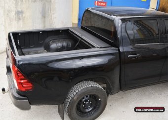 Крышка Roll-N-Lock (США) для Toyota Hilux 2015-2023