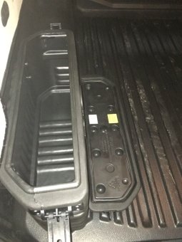 Боковой ящик оригинальный в кузов Toyota Hilux 2015, 2016, 2017, 2018 годов