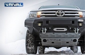 Бампер передний алюминевый (black) кроме Exclusive Toyota Hilux 2015, 2016, 2017, 2018, 2019, 2020, 2021, 2022 и 2023 годов