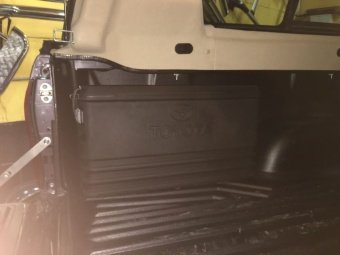 Боковой ящик оригинальный в кузов Toyota Hilux 2015, 2016, 2017, 2018 годов