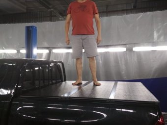 Крышка кузова - трехсекционная для Toyota Hilux 2015-2023