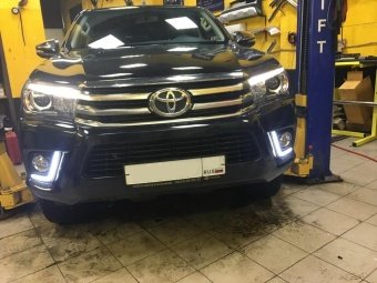 Дневные (неоновые) ходовые огни Toyota Hilux 2015, 2016, 2017, 2018 годов