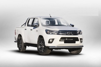 Защита переднего бампера труба d76 Toyota Hilux 2015, 2016, 2017, 2018 годов