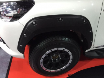 Расширители колесных арок Toyota Hilux 2015, 2016, 2017, 2018, 2019, 2020 годов