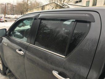 Дефлекторы боковых окон (Россия) Toyota Hilux 2015, 2016, 2017, 2018 годов
