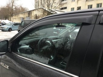 Дефлекторы боковых окон (Россия) Toyota Hilux 2015, 2016, 2017, 2018 годов