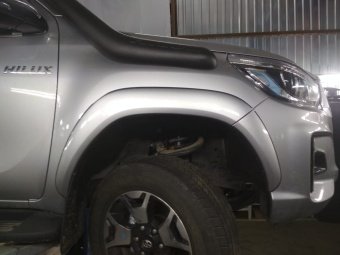 Расширители колесных арок для Exclusive (оригинал) Toyota Hilux 2015, 2016, 2017, 2018, 2019, 2020 годов