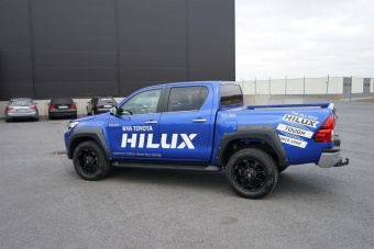 Расширители колесных арок (с фальш-болтами) Toyota Hilux 2015, 2016, 2017, 2018, 2019, 2020 годов