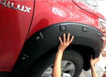 Расширители колесных арок Toyota Hilux 2015, 2016, 2017, 2018, 2019, 2020 годов