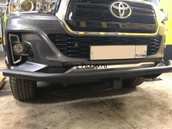Усиленная защита бампера с "американским" квадратом Toyota Hilux 2015, 2016, 2017, 2018 годов