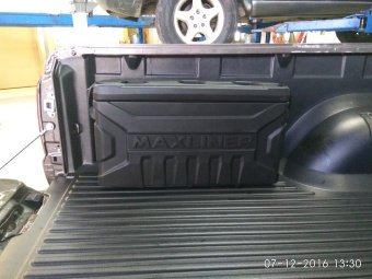 Боковой бокс в кузов Toyota Hilux 2015, 2016, 2017, 2018 годов