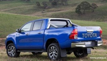 Защитная дуга в кузов автомобиля Toyota Hilux 2015, 2016, 2017, 2018 годов