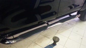 Пороги овальные с проступью Toyota Hilux 2015, 2016, 2017, 2018 годов