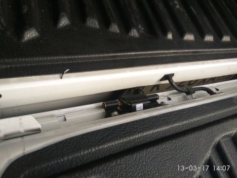 Механизм открывания заднего борта Toyota Hilux 2015, 2016, 2017, 2018 годов